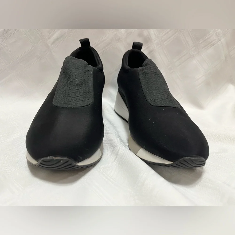 9.5 Alfani Walking Shoe - Picture 5 of 9